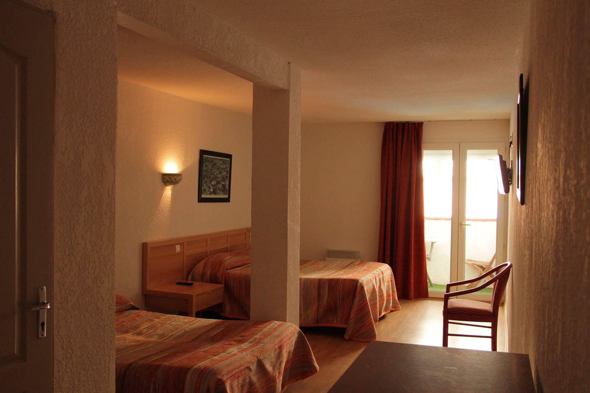 Hotel Saint Georges, Face A La Mer Canet-en-Roussillon Exterior foto